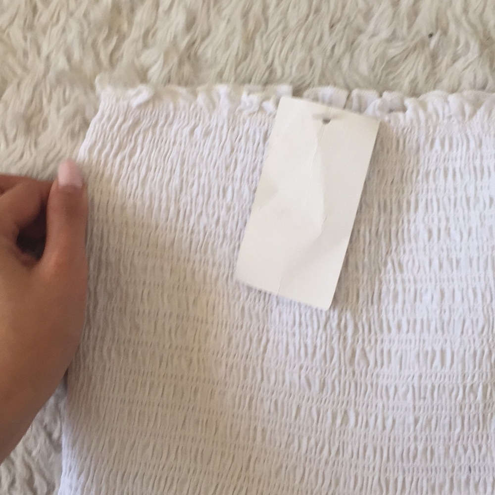HOT ITEM❤️Cleo White smocked tube top - Picture 5 of 8